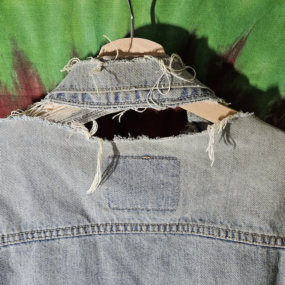Levi's 80's Light Blue Distressed Denim Jacket Size L - Picture 4 of 16